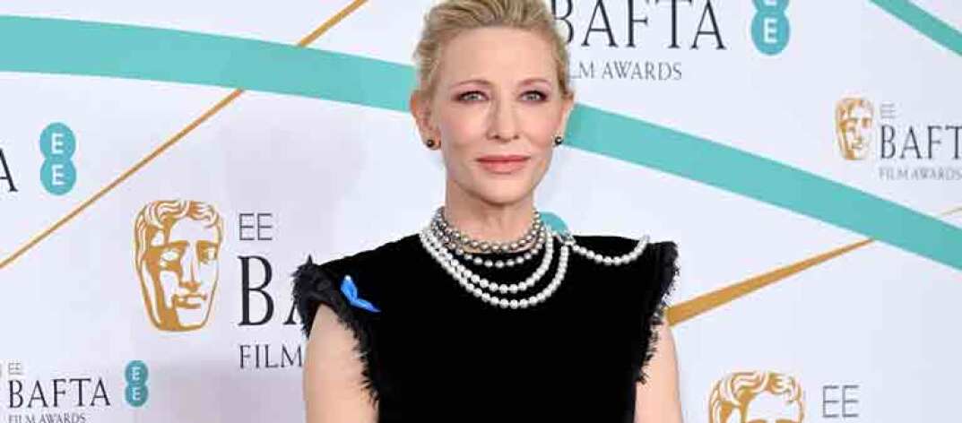 Cate Blanchett deslumbra en los Bafta con un maquillaje súper luminoso creado por Armani Beauty