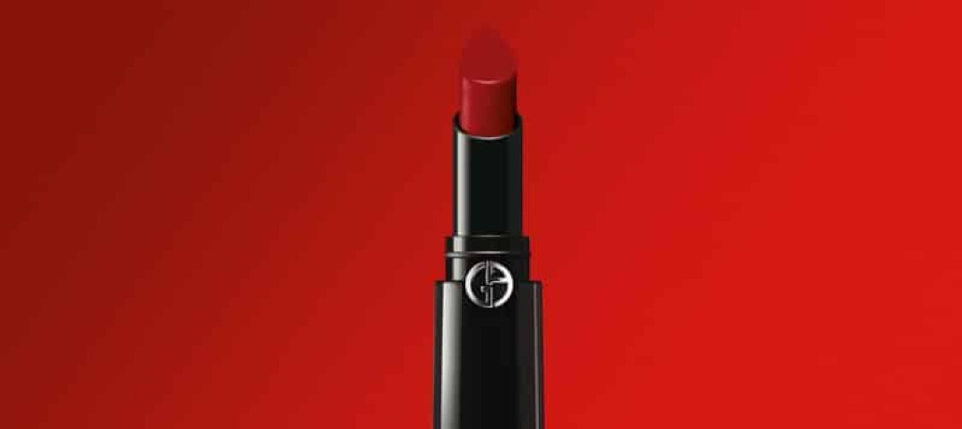 Con Armani Lip Power, todo al rojo