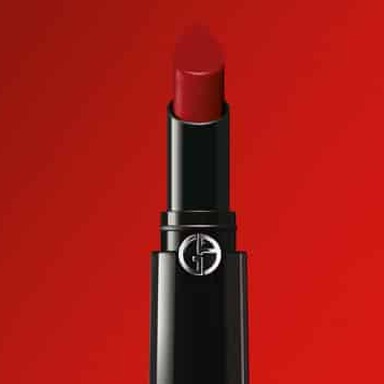 Con Armani Lip Power, todo al rojo