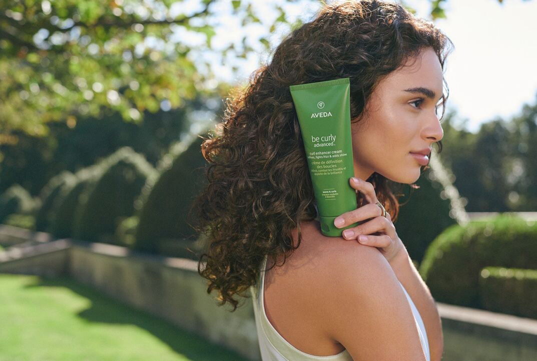 Aveda x Antonia Gentry: lo último para unos rizos de impacto