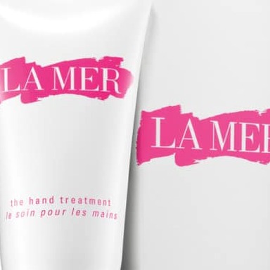 Manos rosas con The Hand Treatment La Mer