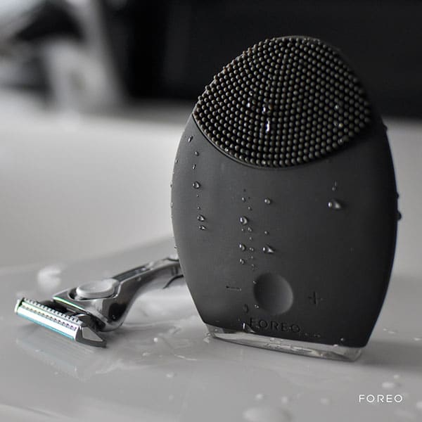 FOREO_LUNA_for_MEN_Packshot_Environment